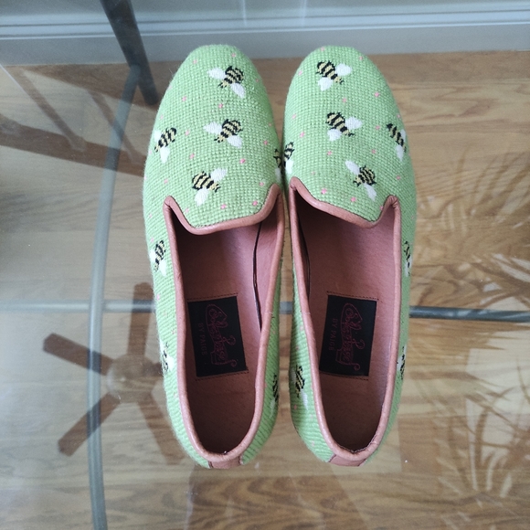 BYPAIGE Needlepoint Bumblebees on Lime loafer Flat 11.5 - Picture 3 of 10